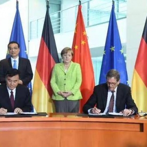 中德两国总理见证江淮大众签署合资企业协议